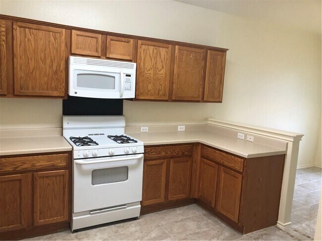 Building Photo - 801 Ranchero Rd