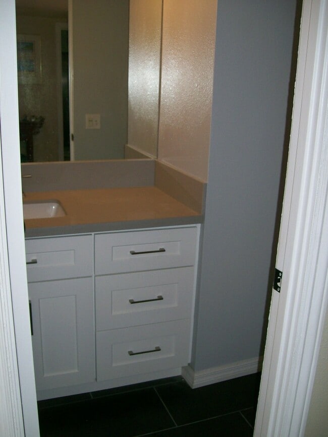 Building Photo - 35032 Mission Hills Dr