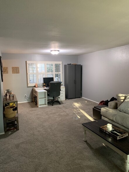 Living Room - 5945 E Thomas Rd