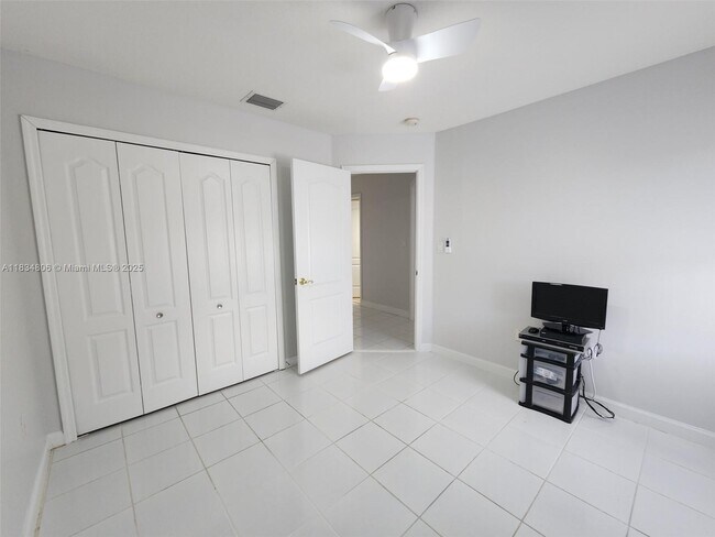 Building Photo - 986 NW 136th Ct