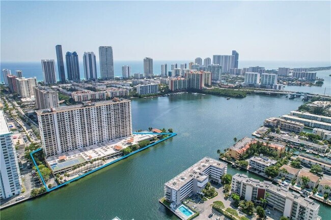 Building Photo - 290 174th St St