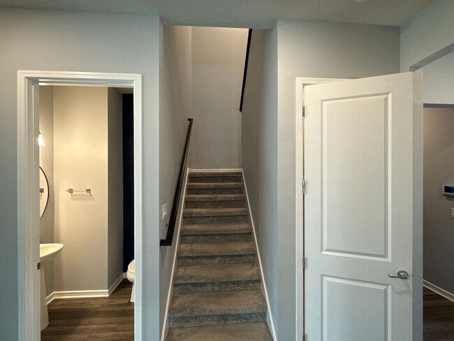 Building Photo - 12970 Brookside Moss Dr