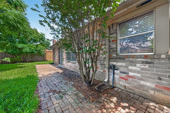 Building Photo - 2922 Cotton Stock Dr