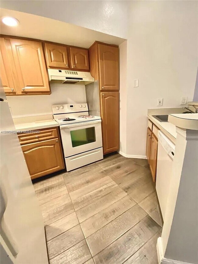 Building Photo - 13090 Vista Isles Dr