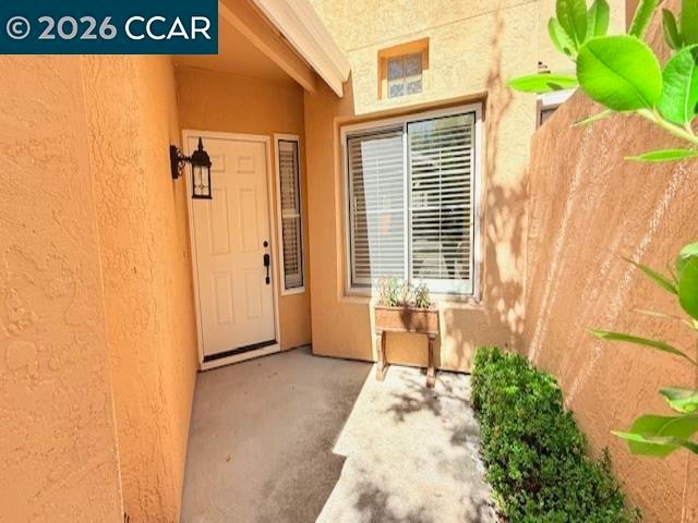 Building Photo - 6220 Lakeview Cir