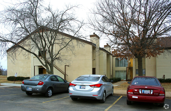 Building Photo - Quail Creek Villas