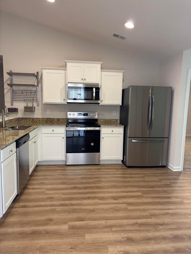 Building Photo - 2185 Stillpointe Dr