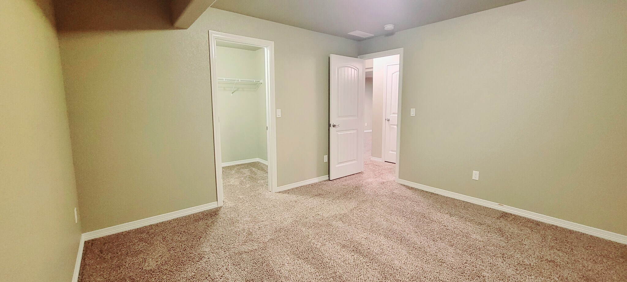 Building Photo - 6729 Kearsarge Dr