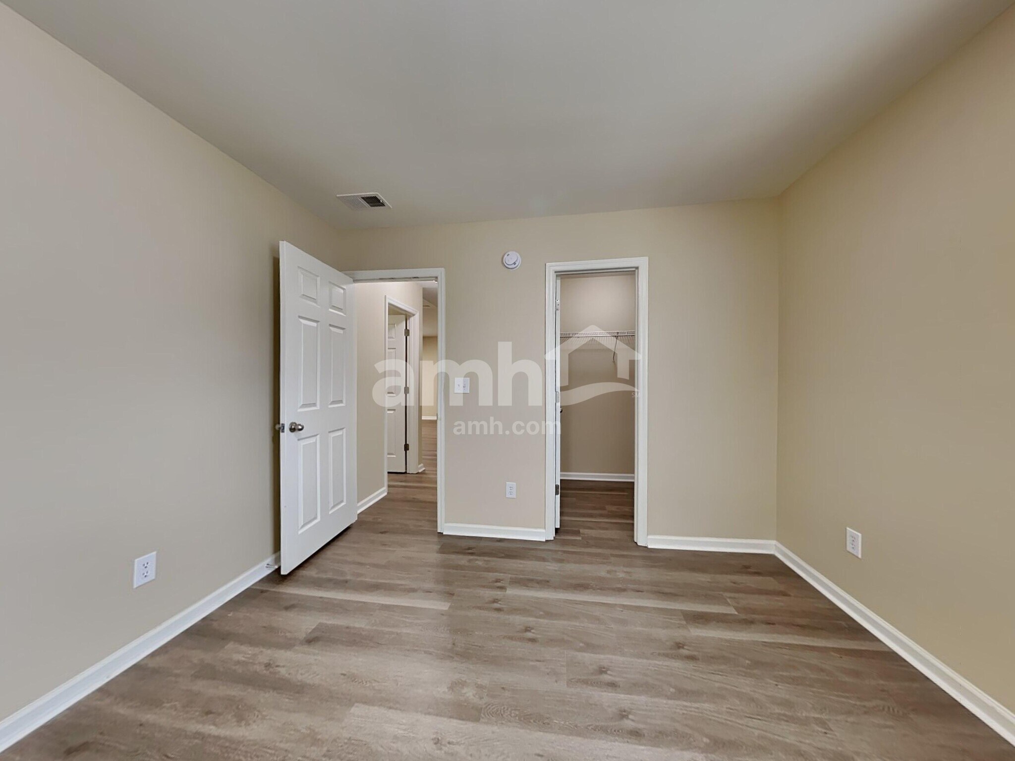 Building Photo - 204 Short Woods Ct