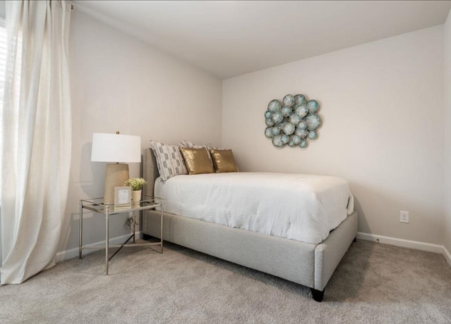 Building Photo - Brand new townhome- 3 bed & 2.5 bath