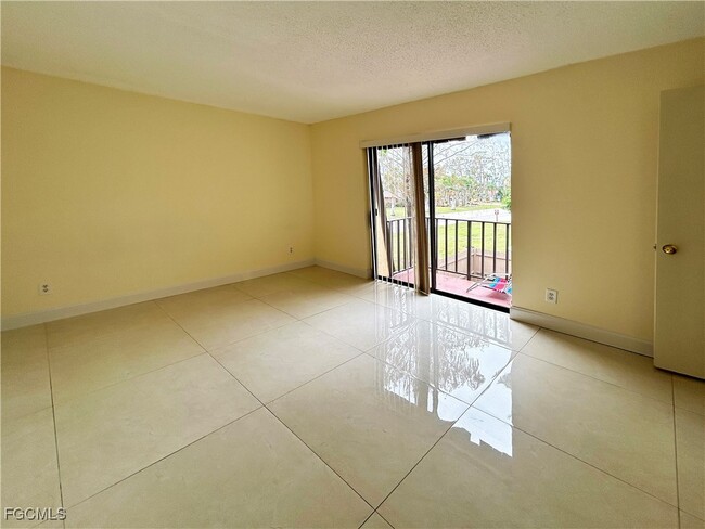 Building Photo - 1607 Park Meadows Dr