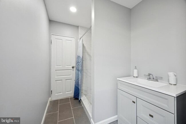 Building Photo - 105 Nyack Ave