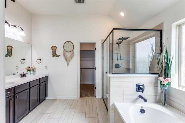 Building Photo - 874 Spinnaker Loop