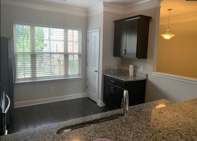 Building Photo - 5565 Prada Dr