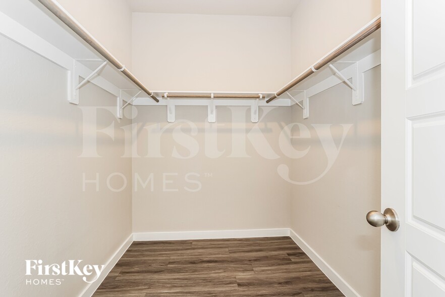 Building Photo - 18326 W Centro Cir