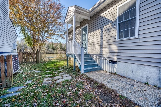 Building Photo - 3 Bedroom Midlothian Home Move In Ready