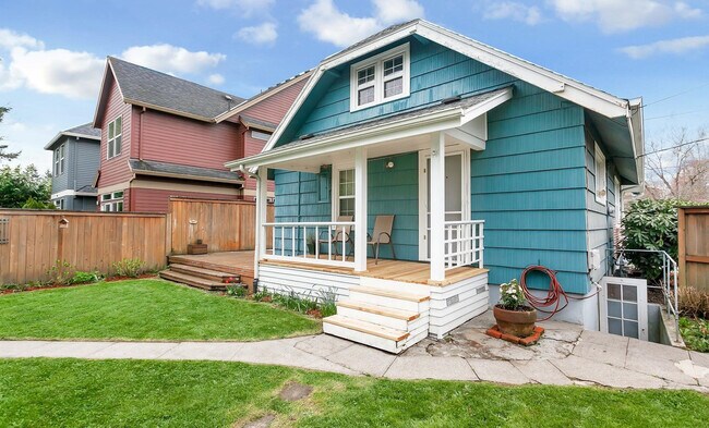 Building Photo - 3258 NE 78th Ave