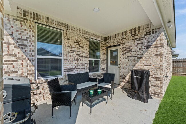 Building Photo - 1585 Sunrise Gables Dr