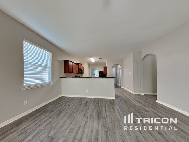 Building Photo - 1502 Tulip Ln