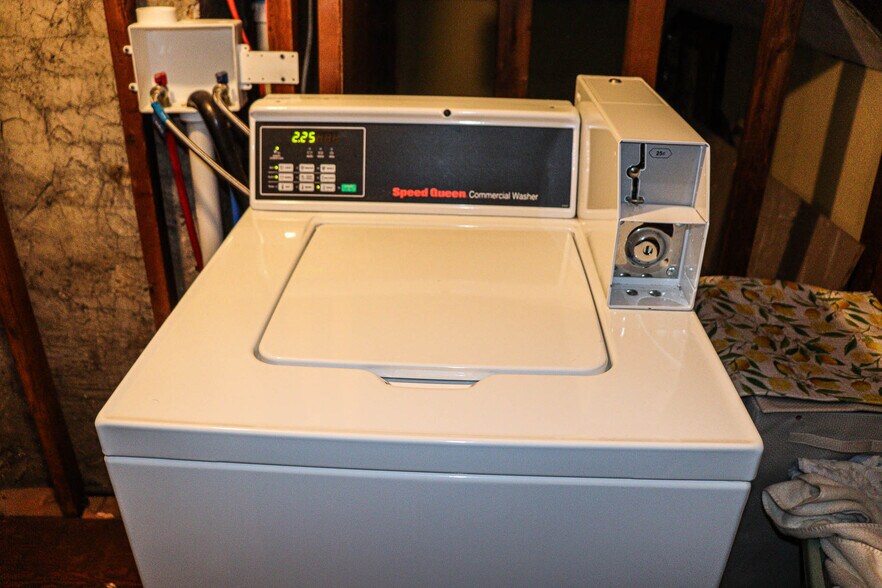 Building Photo - 36 Lancaster St