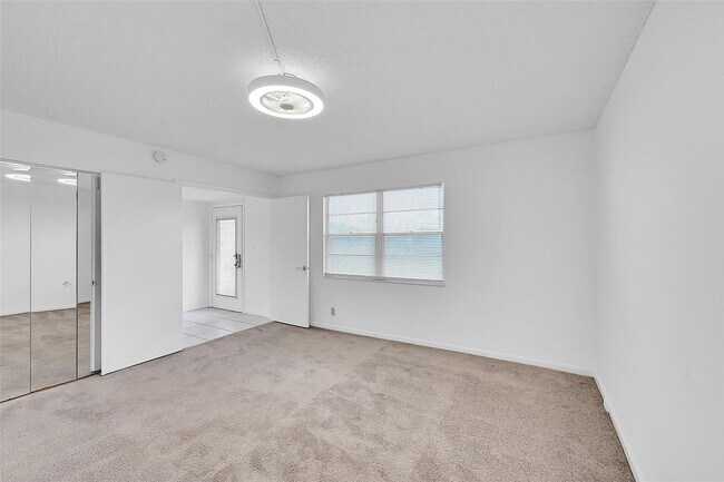 Building Photo - 3402 Bimini Ln