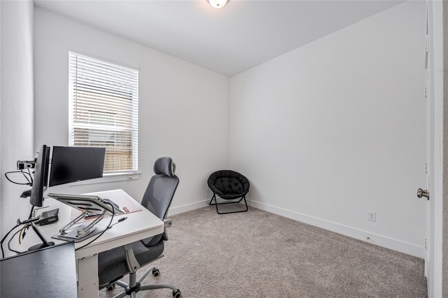 Building Photo - 21130 Garden Palm Dr