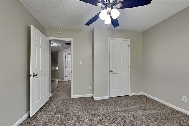 Building Photo - 2994 Brooks Dr