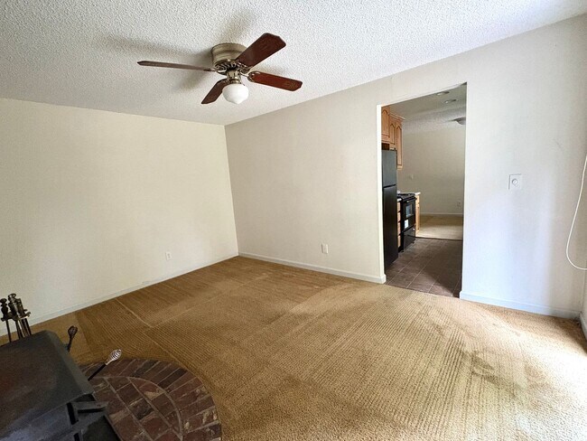Building Photo - Spacious 3-Bedroom Home with Large Deck
