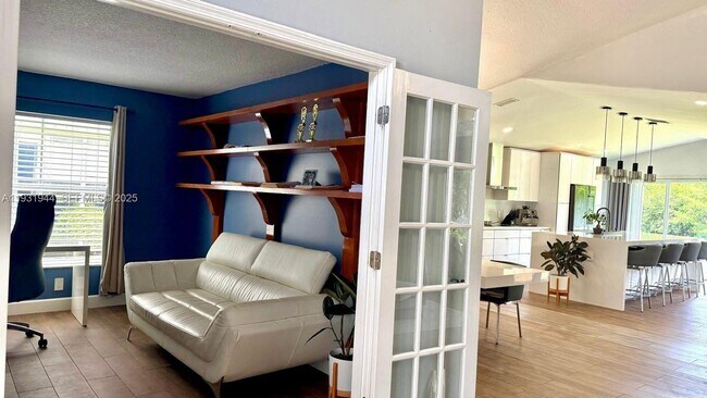 Building Photo - 388 Carrington Dr