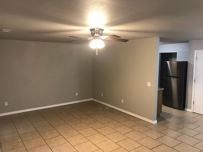 Living - 1382 N Dawn Dr