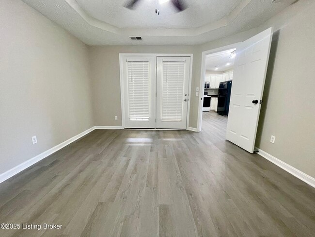 Building Photo - 11115 Meadow Chase Ct