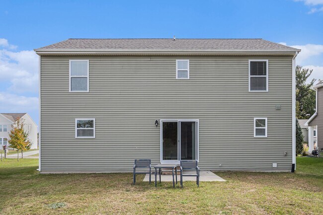 Building Photo - Newer 4 Bedroom for Lease