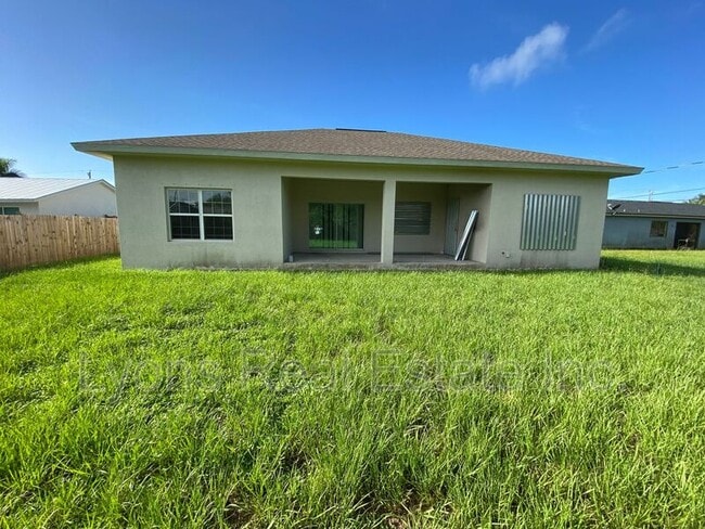 Building Photo - 18463 Van Nuys Cir