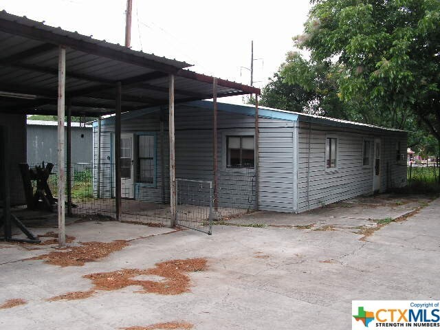 Building Photo - 1910 FM2673