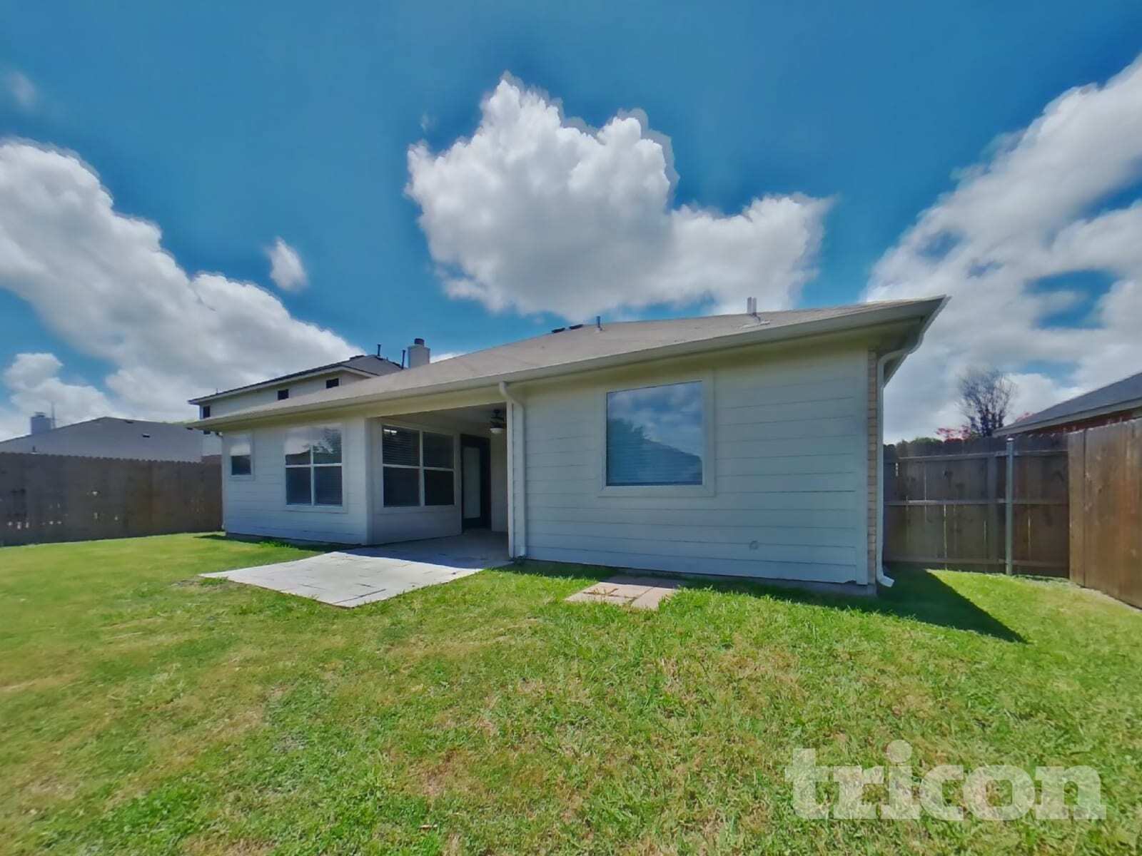 Building Photo - 909 Marist Dr
