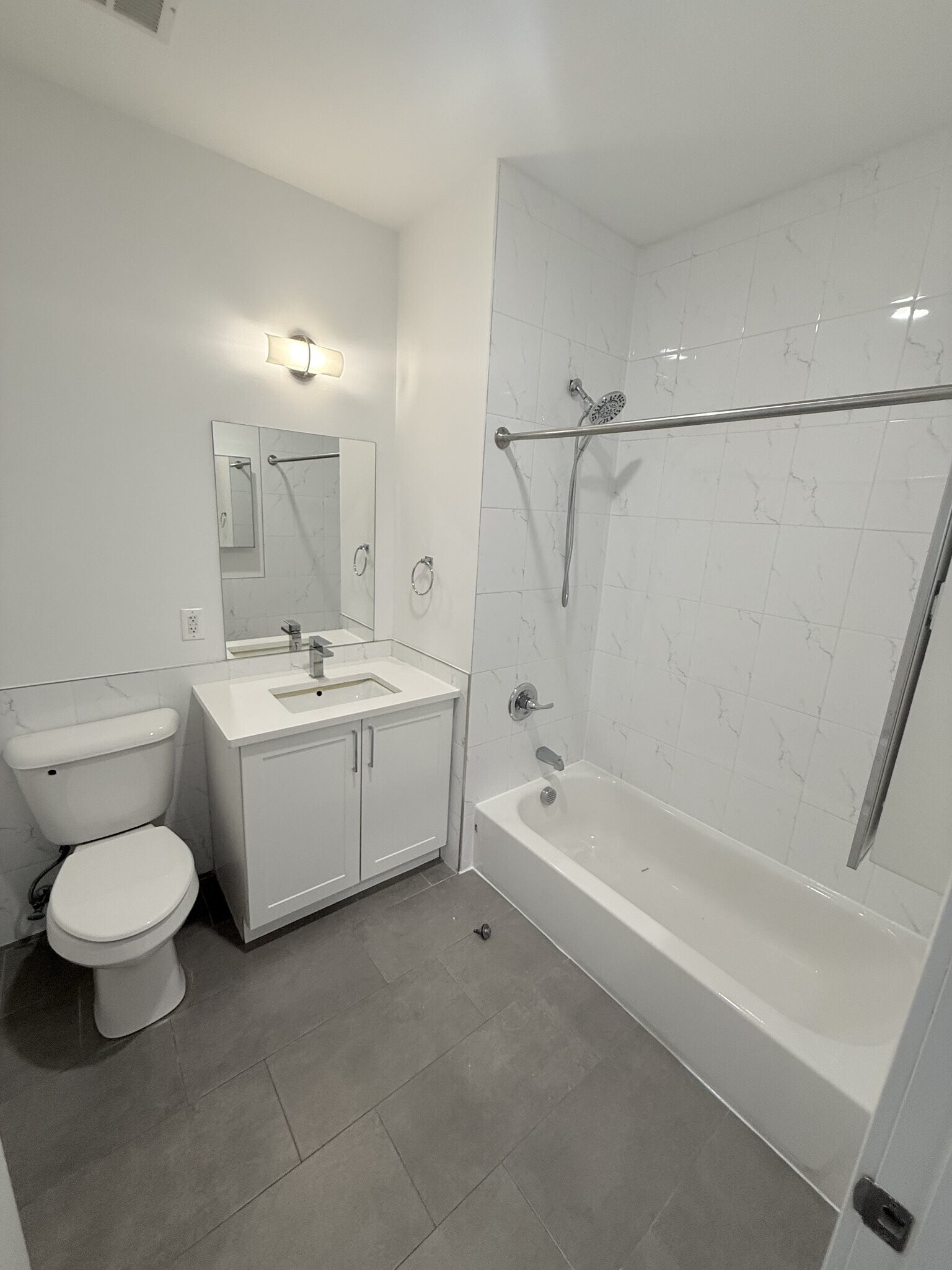 Building Photo - 429 Bergen Ave