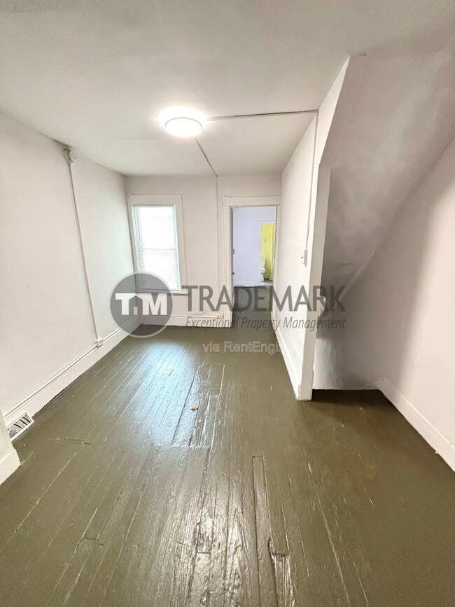 Building Photo - 513 Green St