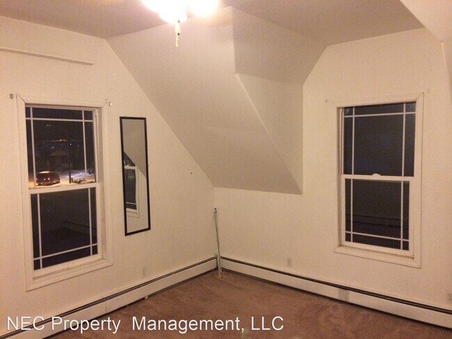 Building Photo - 4 br, 2 bath House - 513 N. 5th St.