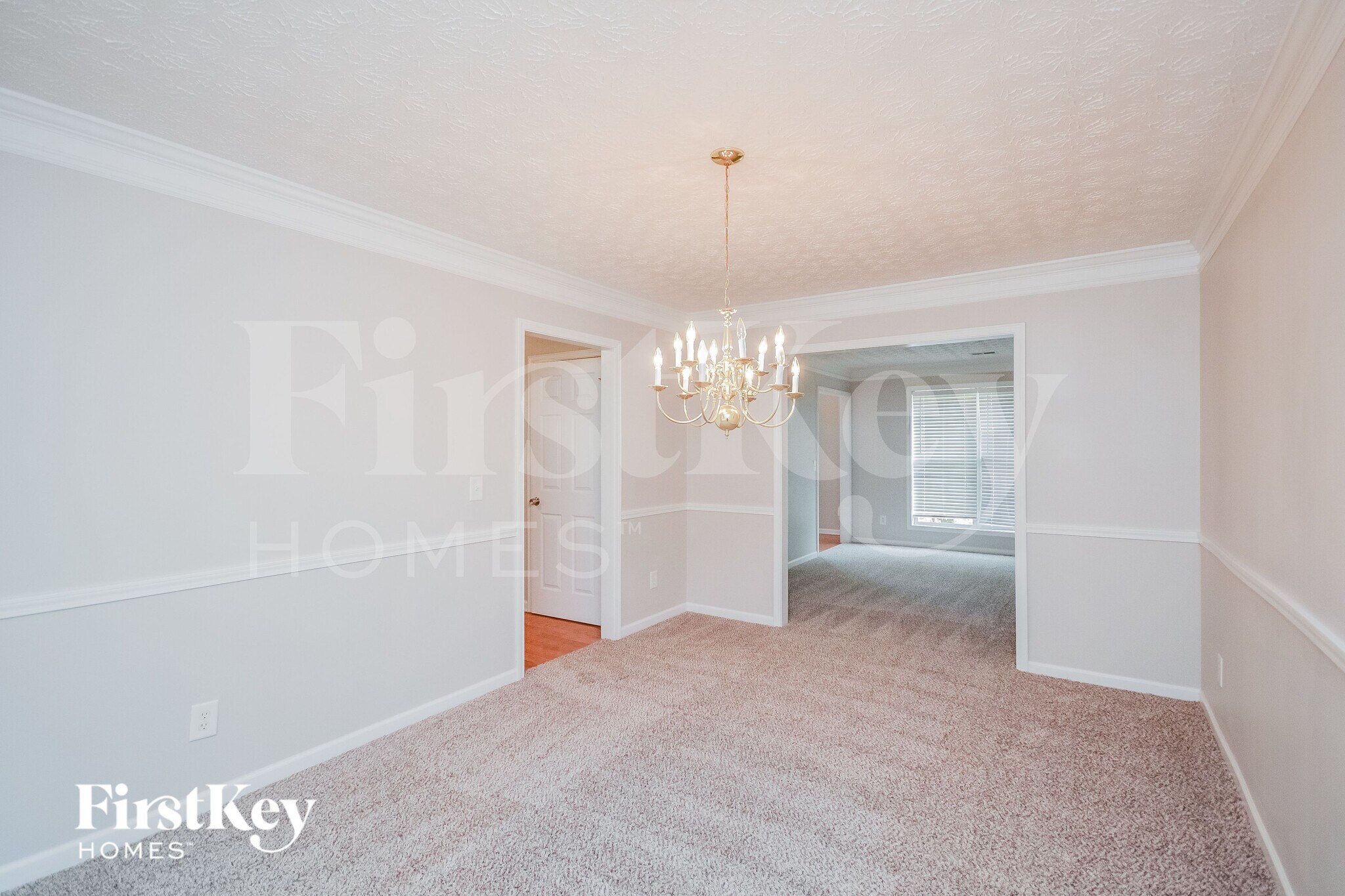 Building Photo - 6061 Fairington Farms Ln
