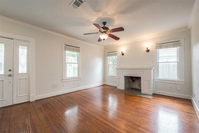 Building Photo - 701 Highland St