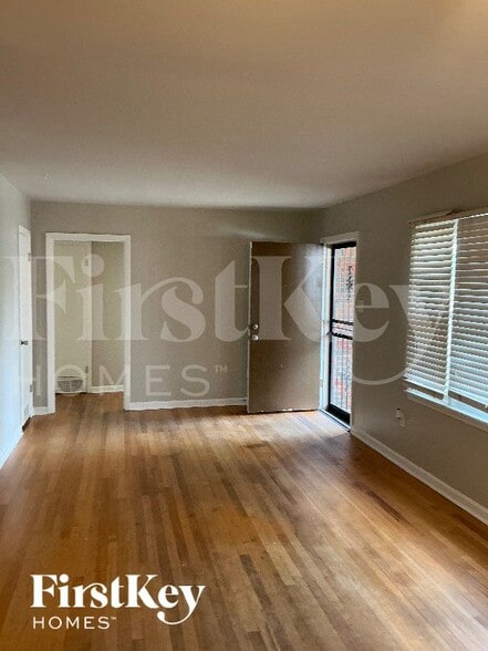 Building Photo - 1458 S White Station Rd