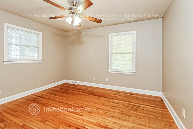 Building Photo - 1142 Eastview Dr