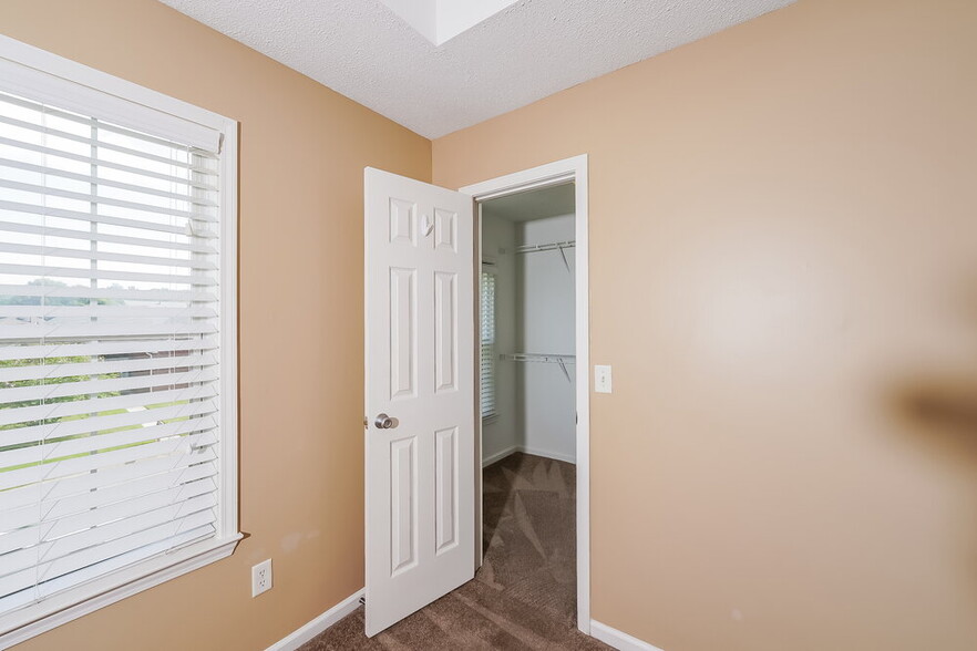 Building Photo - 5505 Leighaven Way