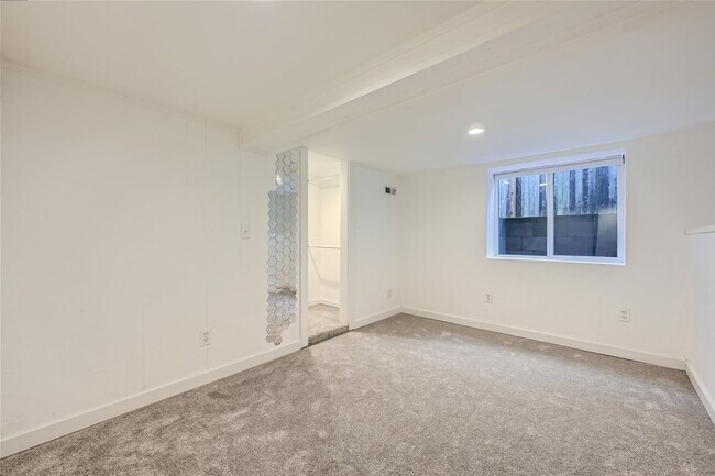 Building Photo - 7522 9th Ave NE