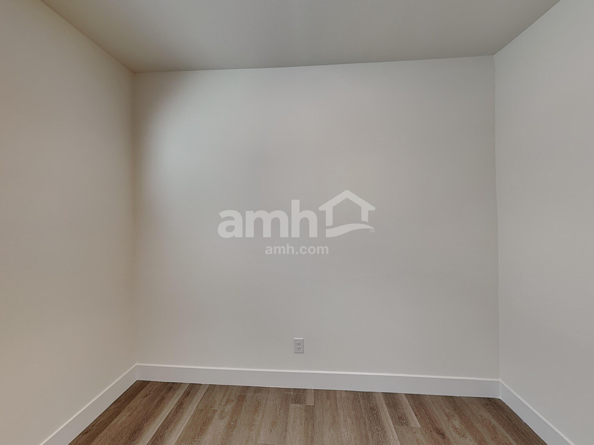 Building Photo - 7786 Hickory King Ave