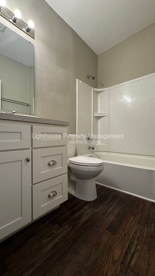 Building Photo - 1145 3rd St