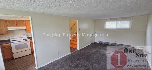 Building Photo - 5020 NW High Dr Terrace