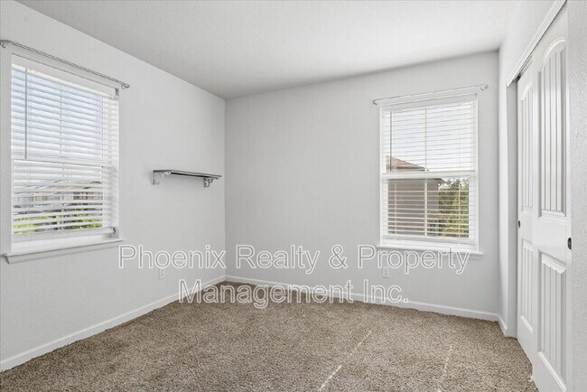 Building Photo - 963 Laramie Ln