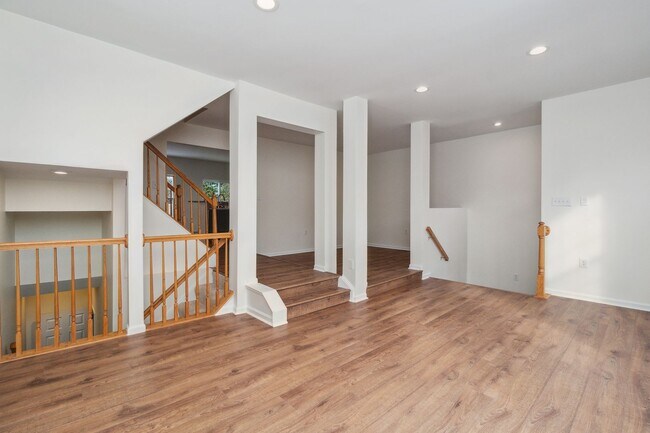 Building Photo - 21193 Millwood Square