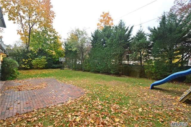 Building Photo - 30 Grist Mill Ln